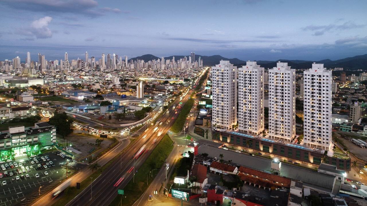 #152 - Apartamento para Venda em Camboriú - SC