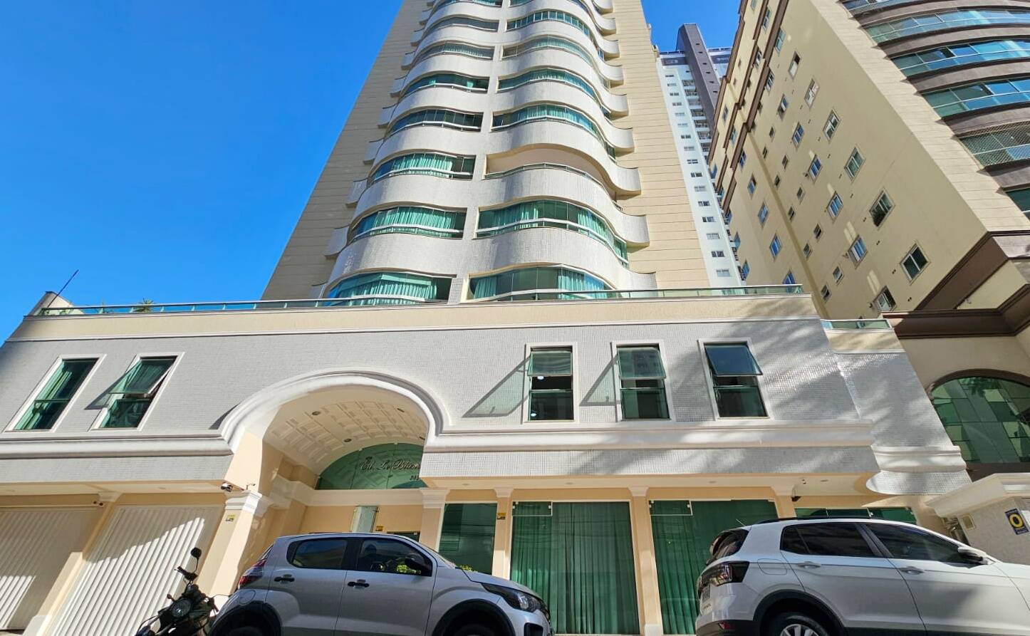 #365 - Apartamento para Venda em Balneário Camboriú - SC