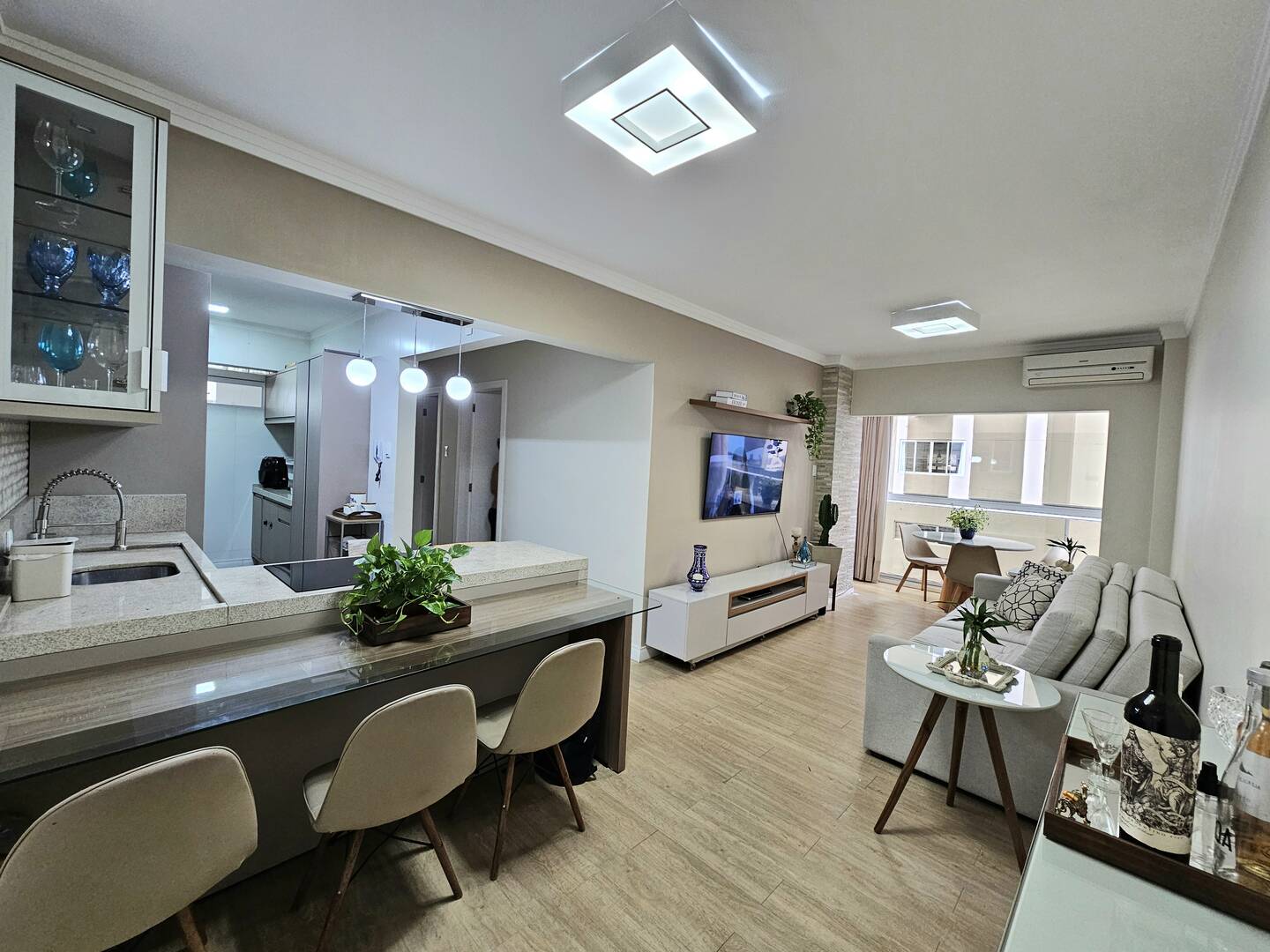 #421 - Apartamento para Venda em Balneário Camboriú - SC